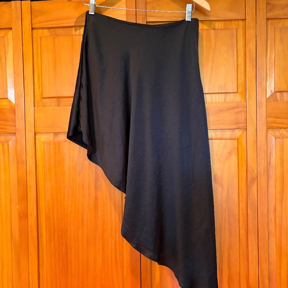 NWT Nasty Gal Satin Skirt High Low Black Size 4 Asymmetric - Picture 3 of 14